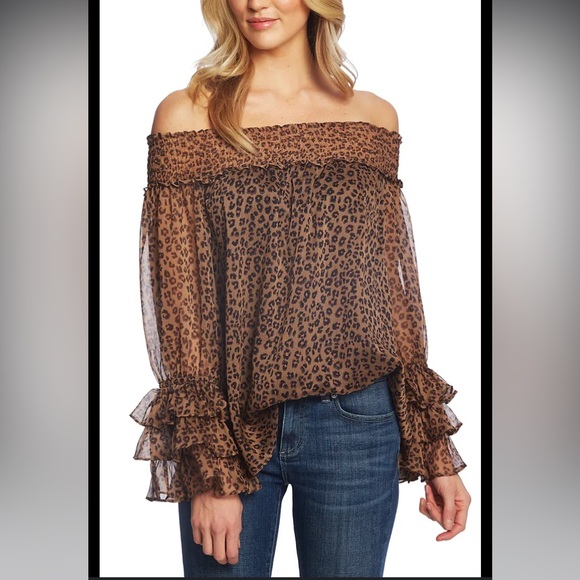 SALE🎉 New !CeCe Ruffle top - Picture 2 of 10